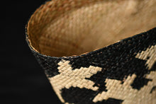 Laden Sie das Bild in den Galerie-Viewer, Banig Tote Bag | ORIENTAL Shopper Style