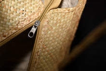 Загрузить изображение в средство просмотра галереи, Banig Tote Bag | BIG WEAVE Shopper Style & Square Handle