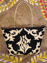 Laden Sie das Bild in den Galerie-Viewer, Banig Tote Bag | ORIENTAL Shopper Style